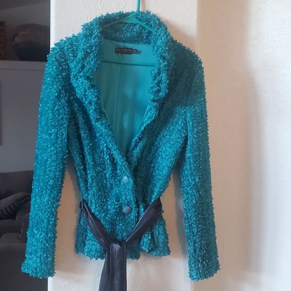 Fashion jacket with belt - Picture 3 of 3